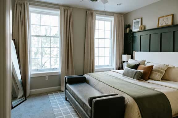 The Citizen Suite | King Bed, Downtown Lancaster, Stylish - Image 1